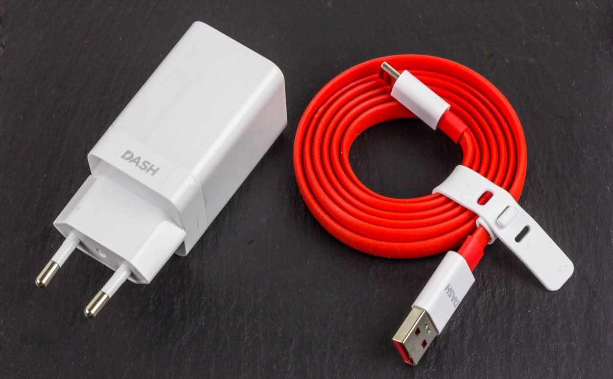 OnePlus 5 Dash Charge 1
